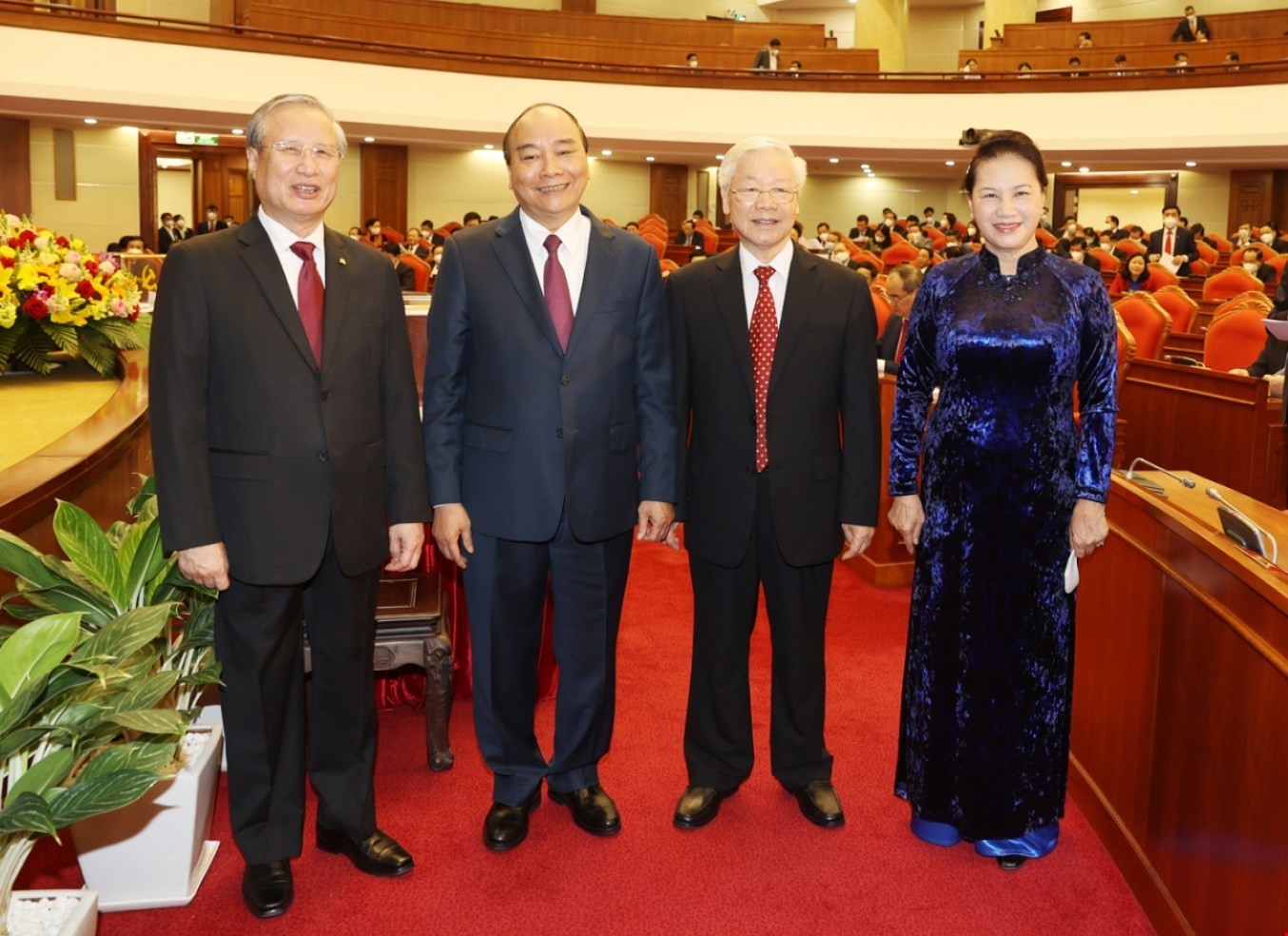 Tổng Bí thư, Chủ tịch nước Nguyễn Phú Trọng; Thủ tướng Nguyễn Xuân Phúc; Chủ tịch Quốc hội Nguyễn Thị Kim Ngân và Thường trực Ban Bí thư Trần Quốc Vượng dự Hội nghị lần thứ 14 Ban Chấp hành Trung ương Đảng Cộng sản Việt Nam khóa XII.