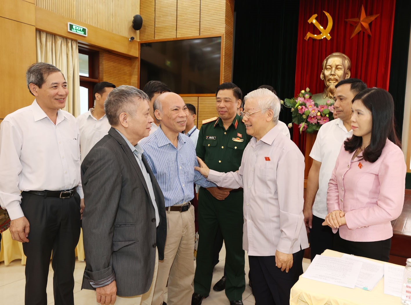 Sáng 14/10/2020, Tổng Bí thư, Chủ tịch nước Nguyễn Phú Trọng cùng các đại biểu Quốc hội thành phố Hà Nội dự Hội nghị đại biểu Quốc hội tiếp xúc cử tri các quận Hoàn Kiếm, Ba Đình và Tây Hồ trước Kỳ họp thứ mười, Quốc hội khóa XIV.