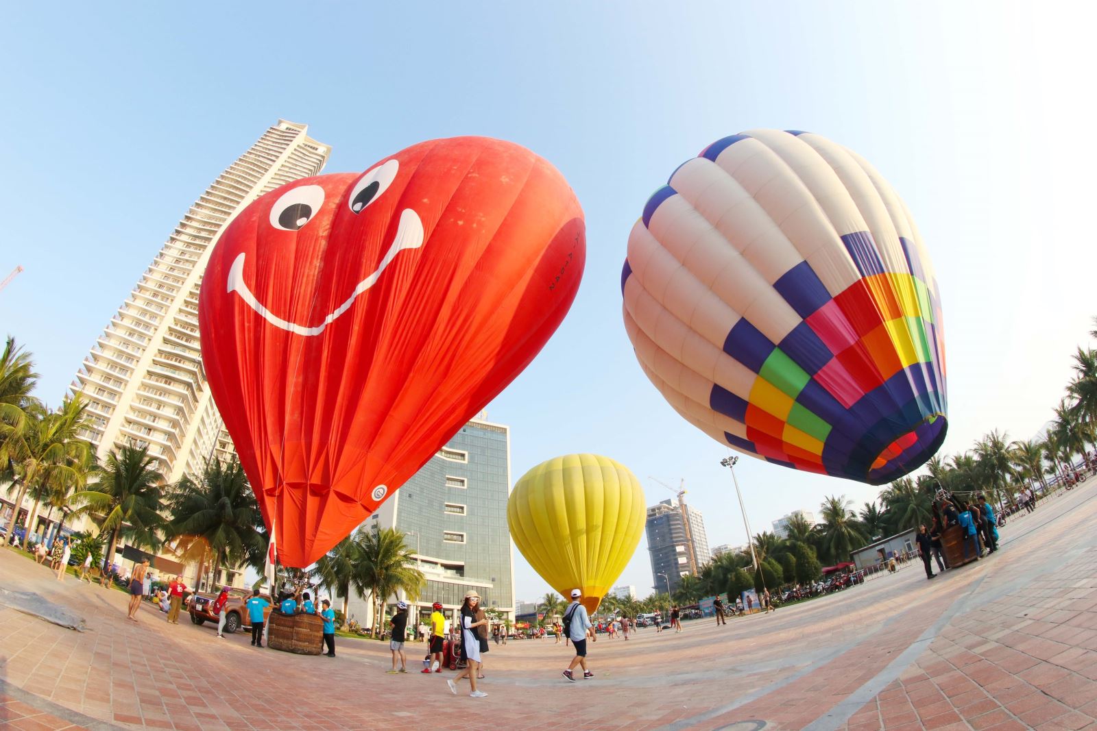 Đà Nẵng tổ chức nhiều sự kiện văn hóa, thể thao quy mô lớn để thu hút khách du lịch.