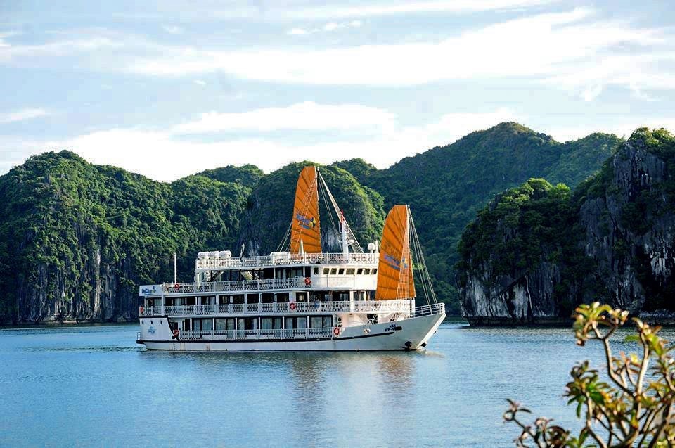 Vịnh Lan Hạ là một trong những địa điểm được du khách lựa chọn hàng đầu khi đến Hải Phòng.