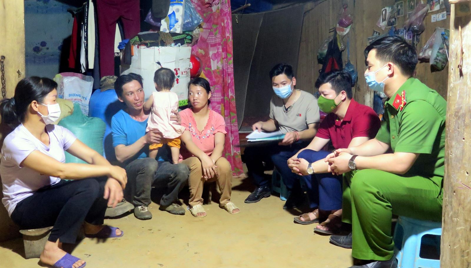 Tuyên truyền để người dân hiểu và từ bỏ tổ chức bất hợp pháp Dương Văn Mình.