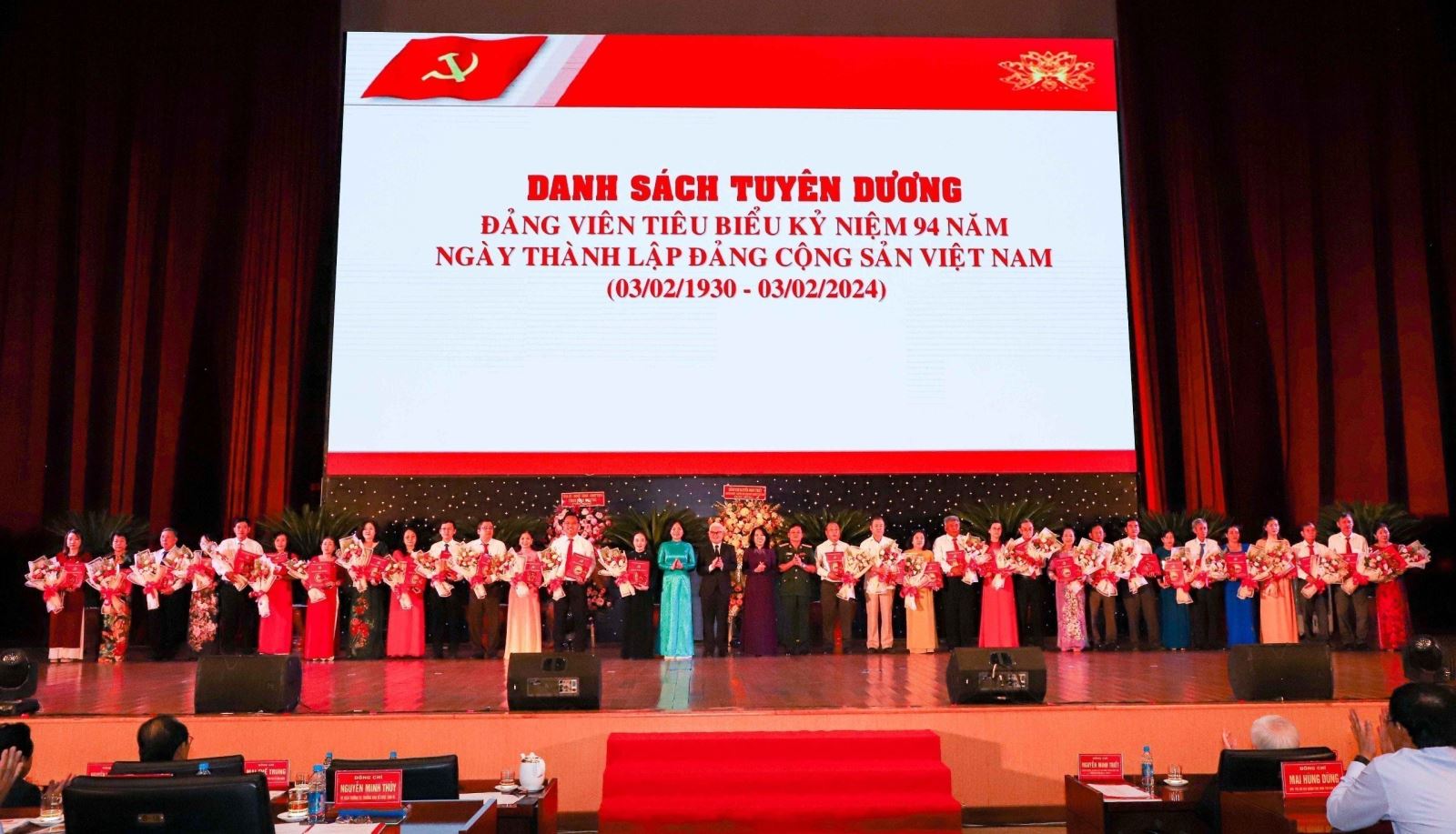 Tỉnh Bình Dương tuyên dương các đảng viên, bí thư chi bộ xuất sắc năm 2023, nhân dịp kỷ niệm 94 năm Ngày thành lập Đảng Cộng sản Việt Nam (3/2/1930 - 3/2/2024).