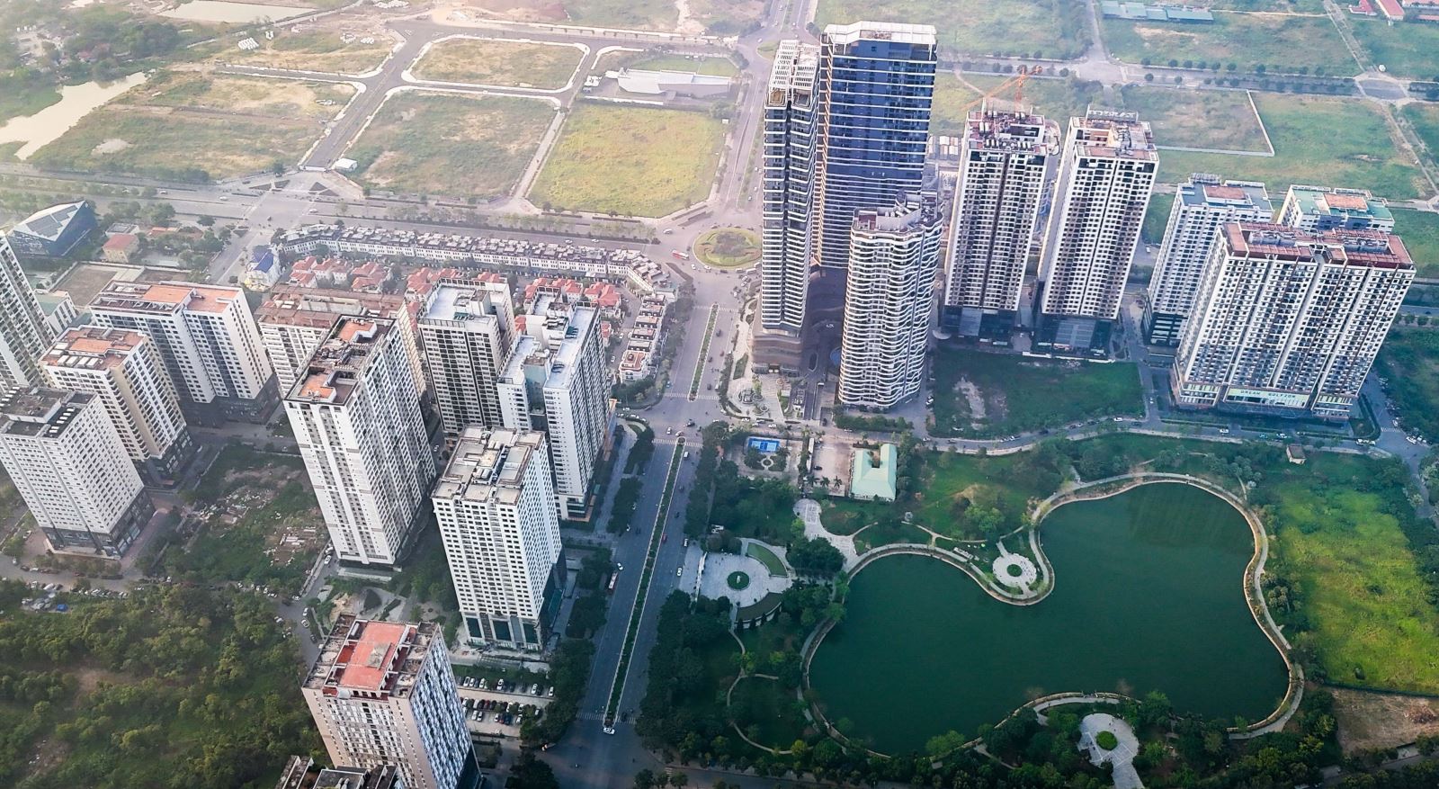 Khu đô thị Tây Hồ Tây được xây dựng hiện đại.