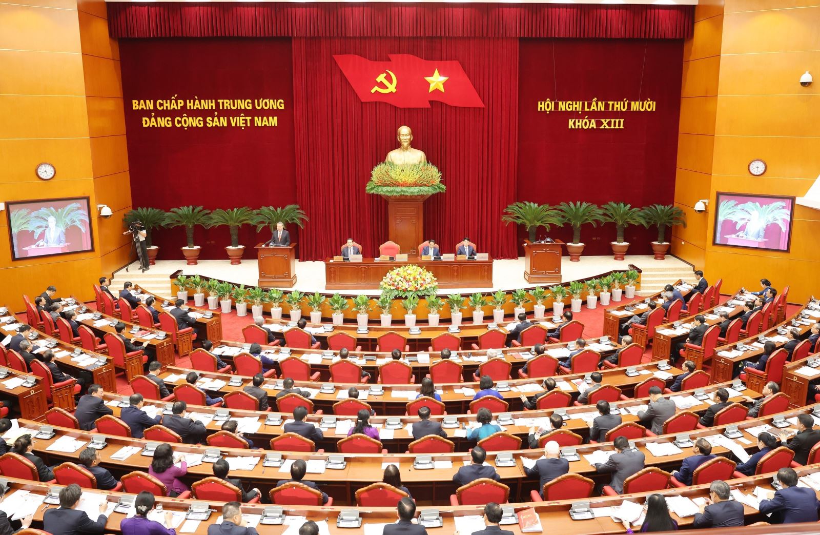 Phiên khai mạc Hội nghị Trung ương lần thứ 10, khóa XIII.