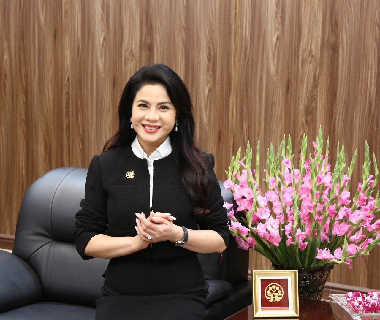 Bà Trần Thị Hoàng Mai, Giám đốc Sở Văn hóa, Thể thao và Du lịch Hải Phòng, trao đổi với phóng viên TTXVN về góp ý dự thảo văn kiện trình Đại hội XIV của Đảng.