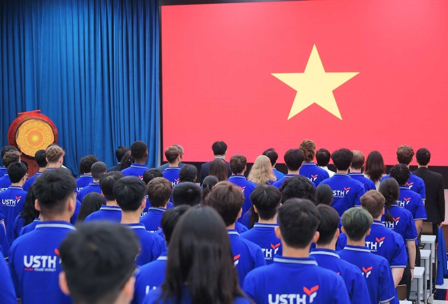 Lễ khai giảng tại Trường Đại học Khoa học và Công nghệ Hà Nội (USTH) - Viện Hàn lâm Khoa học Công nghệ Việt Nam.