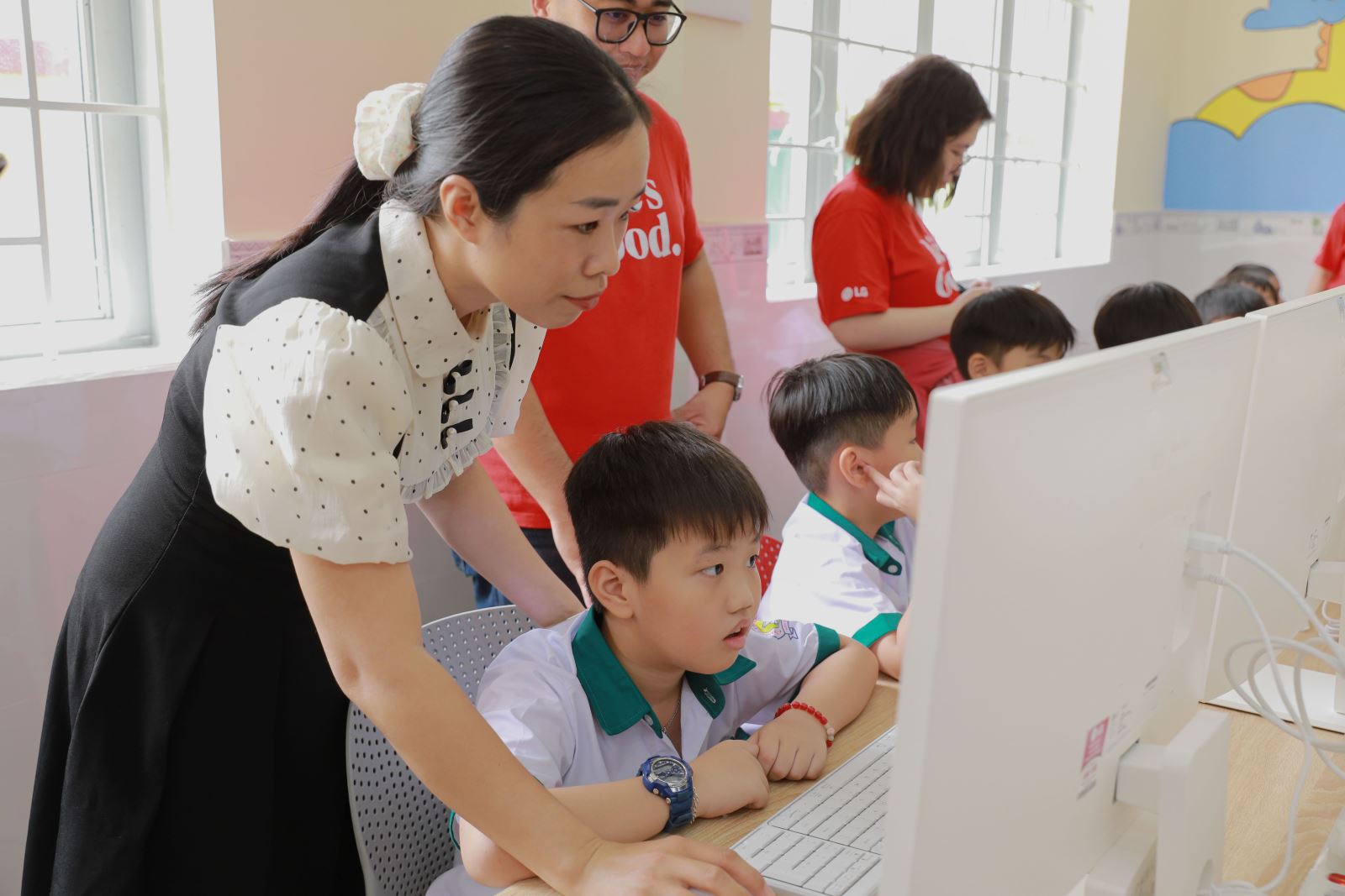 LG đưa công nghệ đến gần hơn với học sinh Đồng Nai