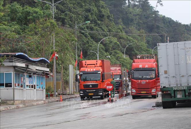 Gần 55.800 tấn nông sản được thông quan qua Lạng Sơn dịp lễ 30/4 - 1/5